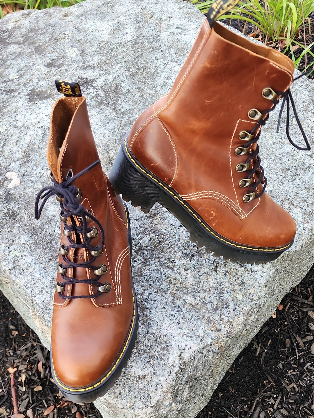 Dr. Martens Leona Brown Leather Lace-Up Platform Combat Boots size 8